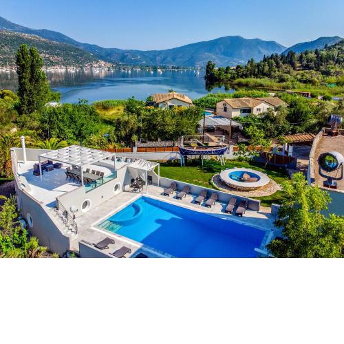UNIQUE Villa Boat House