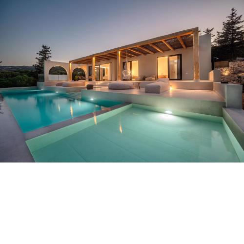 URANOS di GIOIA Villa with magnificent sea view and infinity pool 18x4m