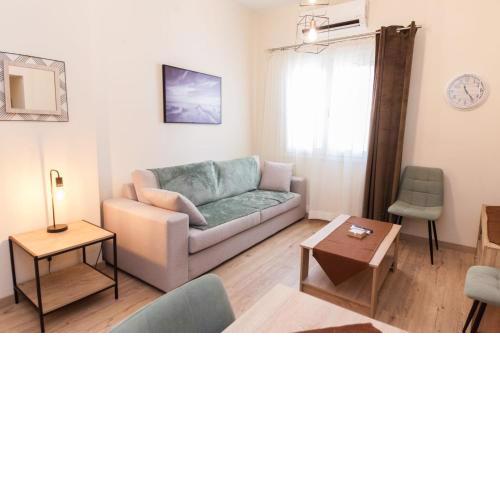 Urban Chic 2BR Experience in Galatsi