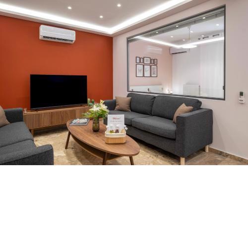 Urban Elegance - City Center 3-Bedroom Apartment