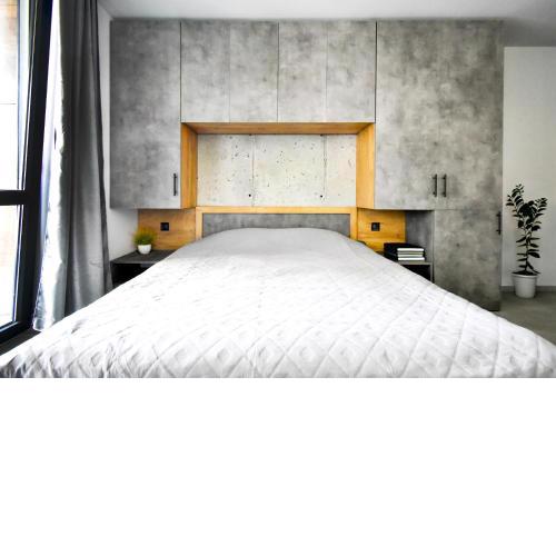 Urban Loft Studios with Free On-Street Parking