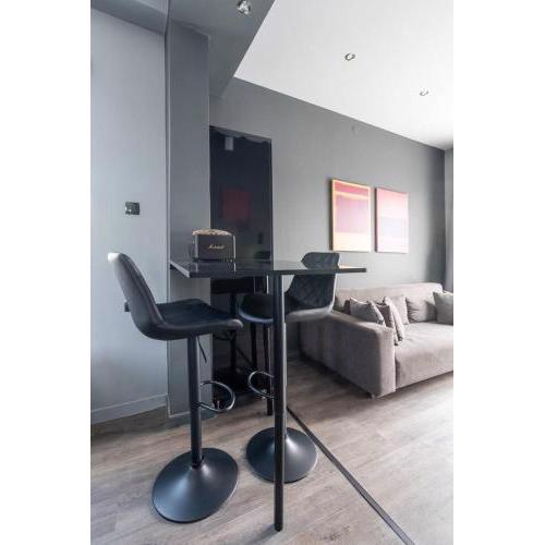 UrbanStyle apt with 360 view