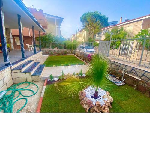 Ürkmezde denize sıfır 4+1 villa