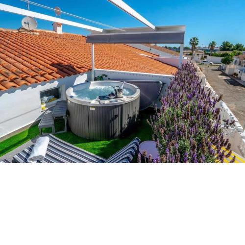 Uroczy domek z jacuzzi Torrevieja Laguna Rosa