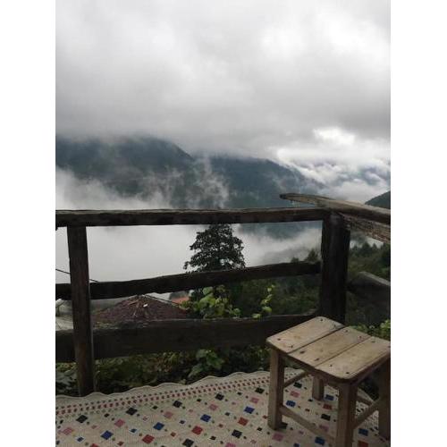 أوزونغول Uzongol Fotinos Wooden Cottage Top Floor