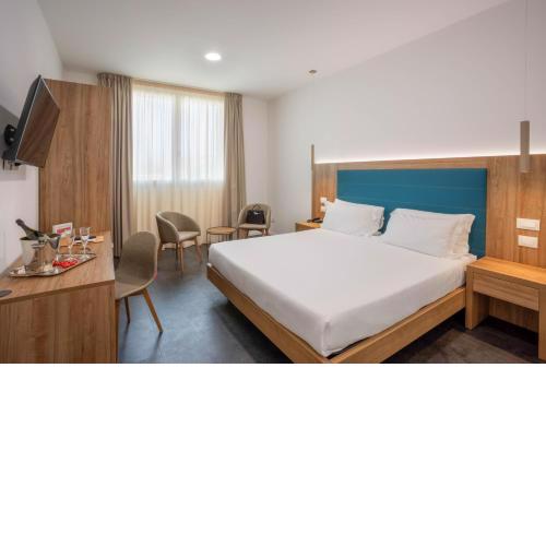 V Hotel
