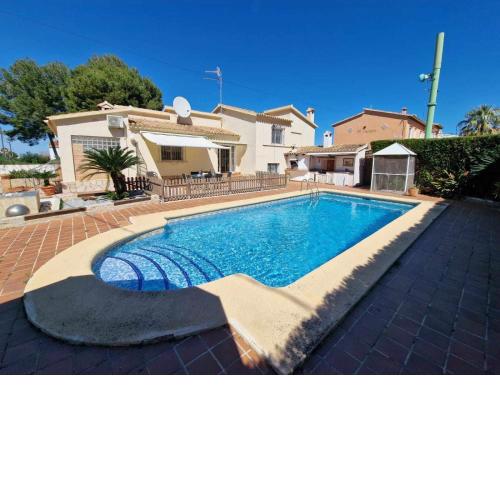 V32 Chalet independiente con piscina privada