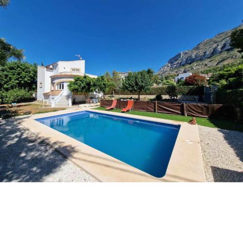 V8 Chalet con vistas al mar y piscina privada