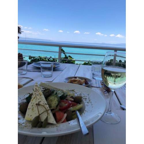 Vacation getaway Chalkidiki - spacious apartment close to the sea