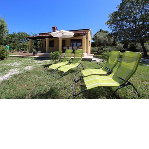 VAL VIDAL Holiday House
