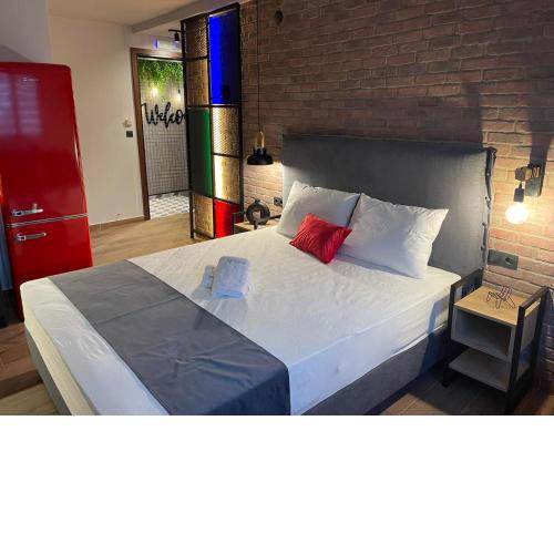 Valaoritou 3 Luxury Rooms