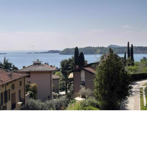 VALLE FIORITA 42 - Lake view apartment