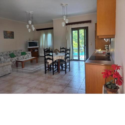 Val's place