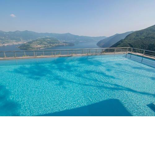 Van Gogh - beautiful lake Iseo view and swimming pool