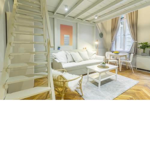 Vanilla Apartment