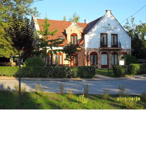Várkert Panzió