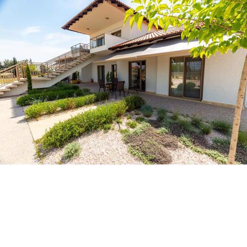 Varkes Suites 2