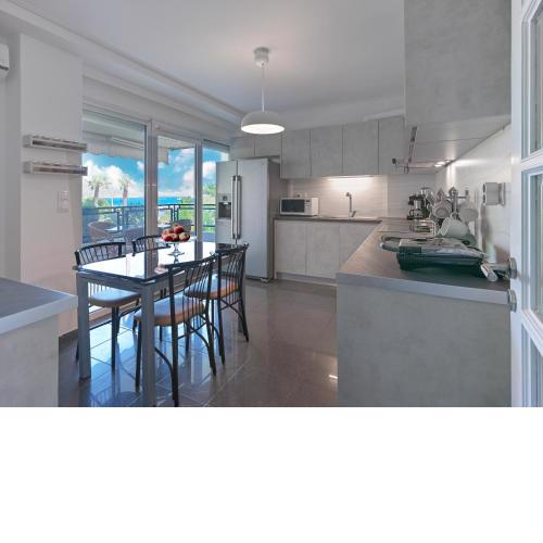 Varkiza sea view apartment