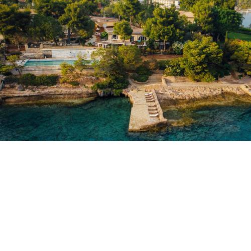 Vasiliki's Villa Beach Front and Pool