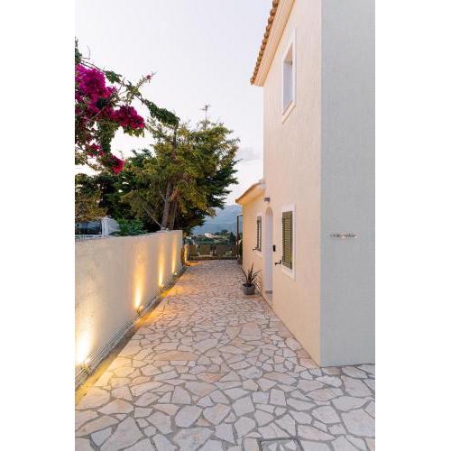 Vasilopoulos Residences - Villa Anthia with jacuzzi & shared pool
