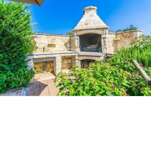 Veleniki Villa Sleeps 8 Pool WiFi