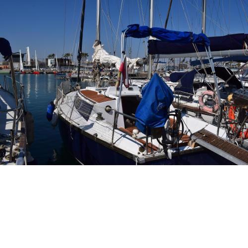 Velero en Puerto de Valencia - E&M Boats