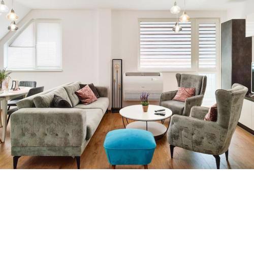 ~ VelveT ~ Central & Quiet Flat + Private Parking