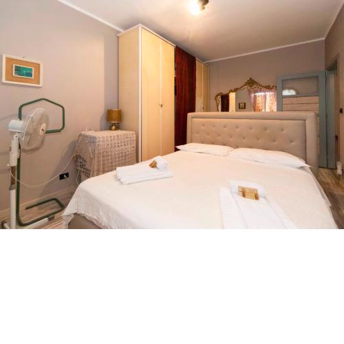 Venaria Reale Colourful Flat