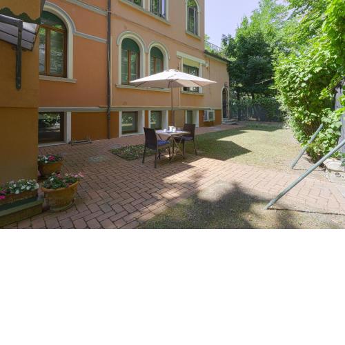Venice-Lido apartment with an esclusive garden