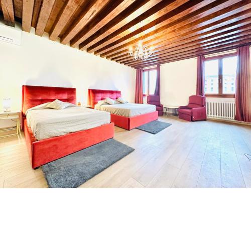Venice Luxury Suites