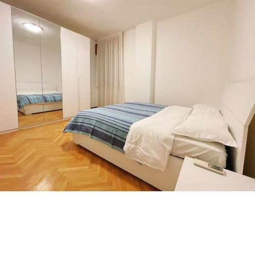 Venice station apartment