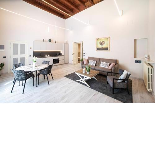 Venus Luxury Apartment in Center Town