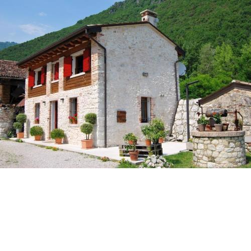 Verbringen Sie Ihren Urlaub in diesem Ferienhaus umgeben von der grünen Berglandschaft des Monte Grappa