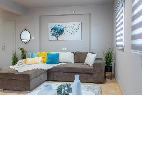 Veria Panorama Luxury Suite with Garden 2