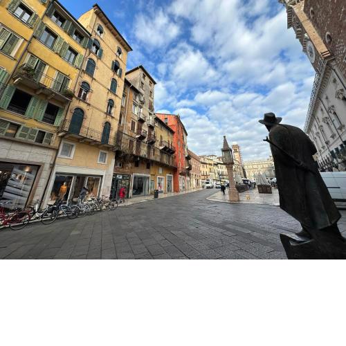 Verona Luxury Flats Piazza Erbe, floor 3
