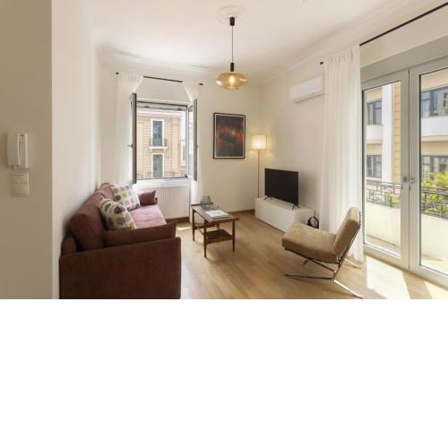 Versi2- Stylish 1BR pays homage to timeless charm