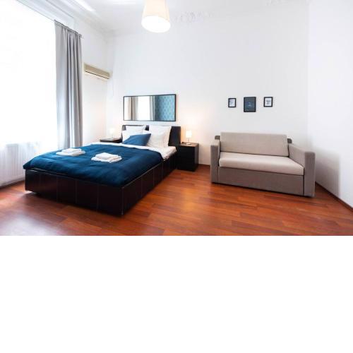 Very central convenient large AC place