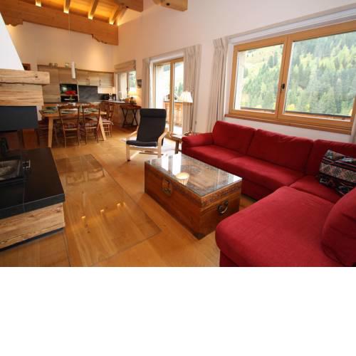 Very luxurious chalet with sauna and view of the slopes