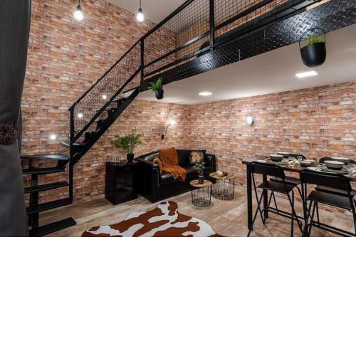 Very stylish and central AC apartment