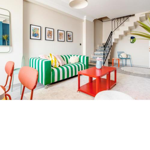 Vibrant Duplex with Terrace 2 min to Cevahir Mall