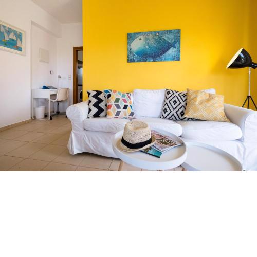 Vibrant flat for a couple, few minutes to Beaches
