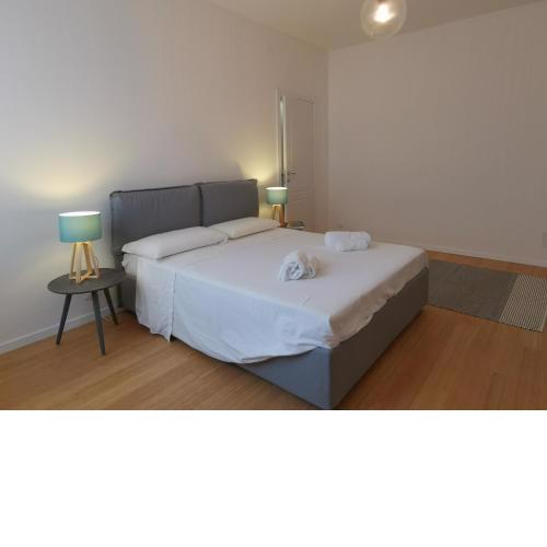 Vicolo Leoni 2BRD apartment