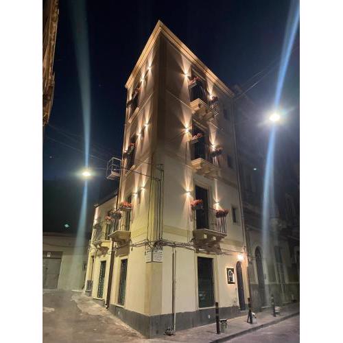 VICOLO SAN GAETANO -luxury rooms-