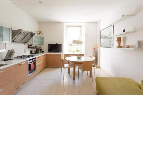 Victoria Apartment