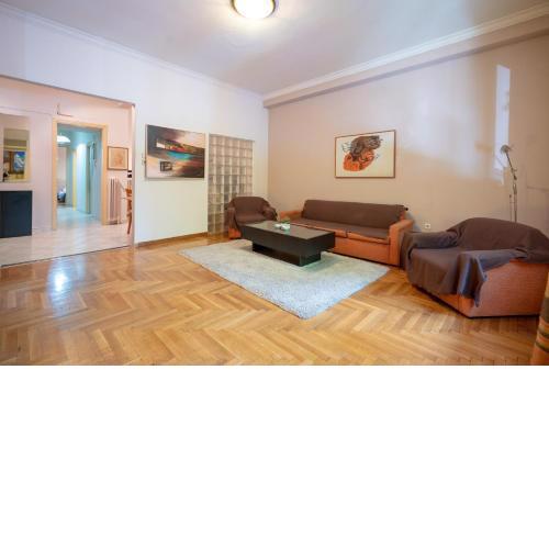 Victoria metro st. 2 bedrooms 4 persons apartment