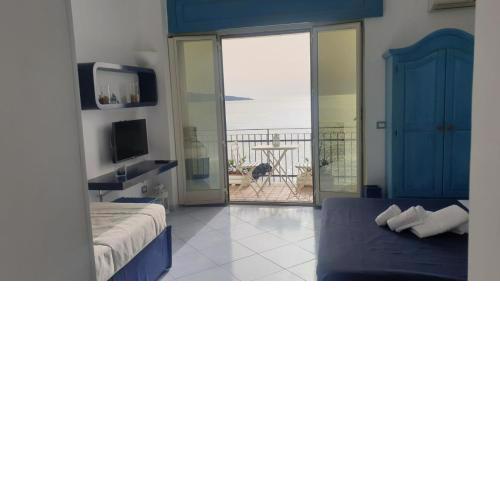 Vient Mpop con terrazza vista mare