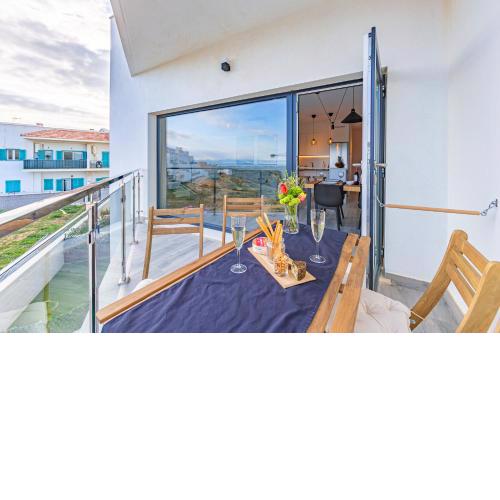 Views, Terrace & Pool - Fibre WIFI - SimplyTarifa
