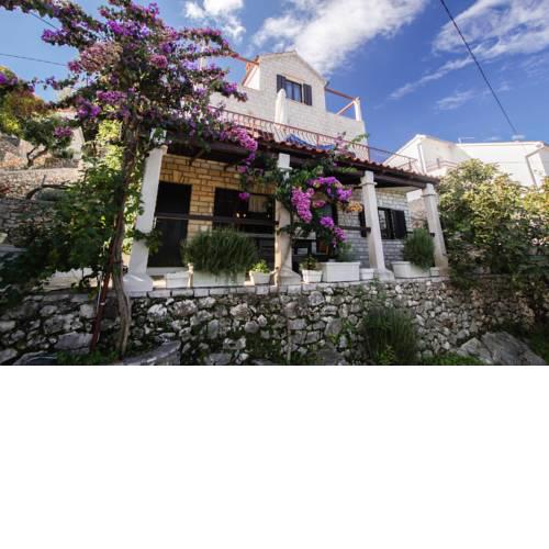 Vila Agazio