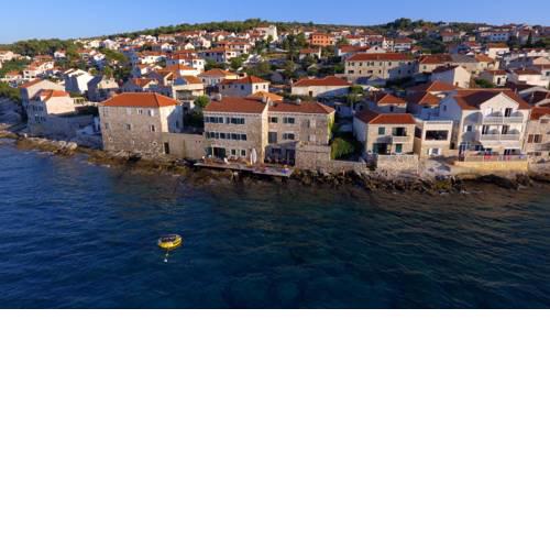 Vila Postira