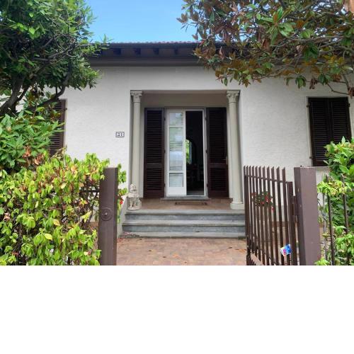 Villa a pochi passi dal mare